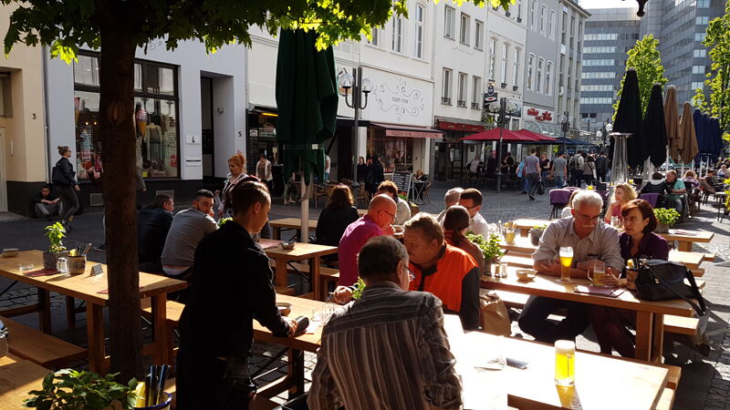 Schlussszenen im Bonner Brauhaus Bönnsch