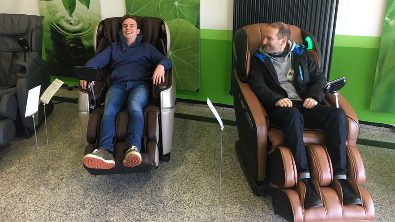 Das av22-Team entspannt sich.