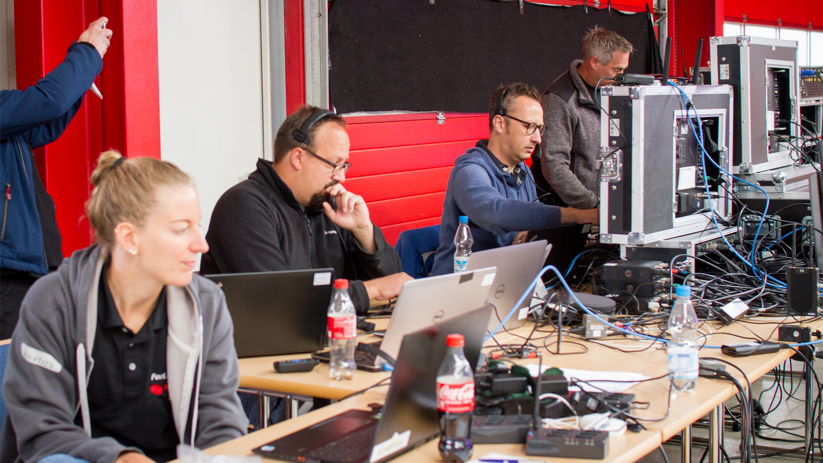 Julian und Philipp leiten die Veranstaltung.