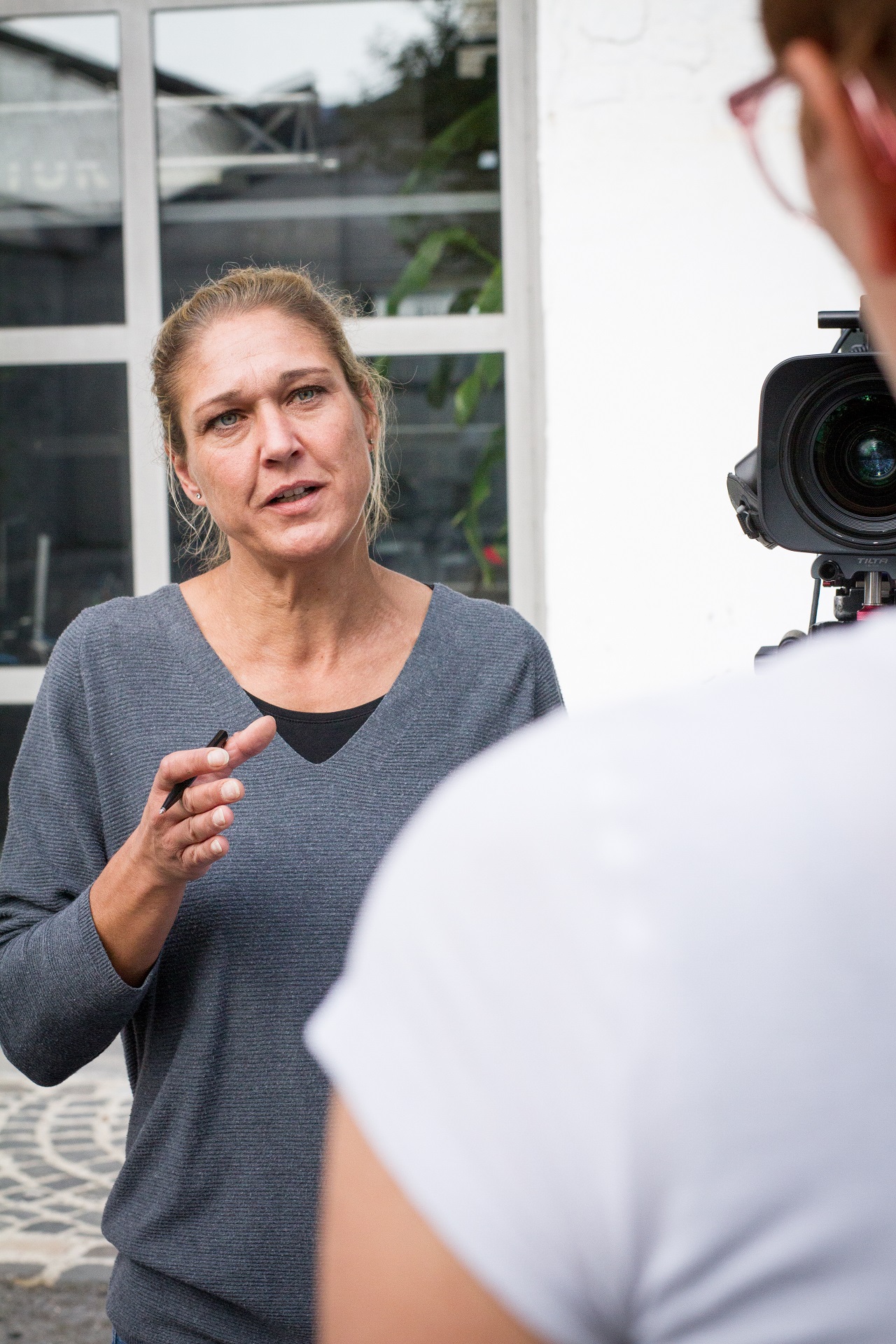 Mit unseren Kunden führen wir Medientrainings durch.